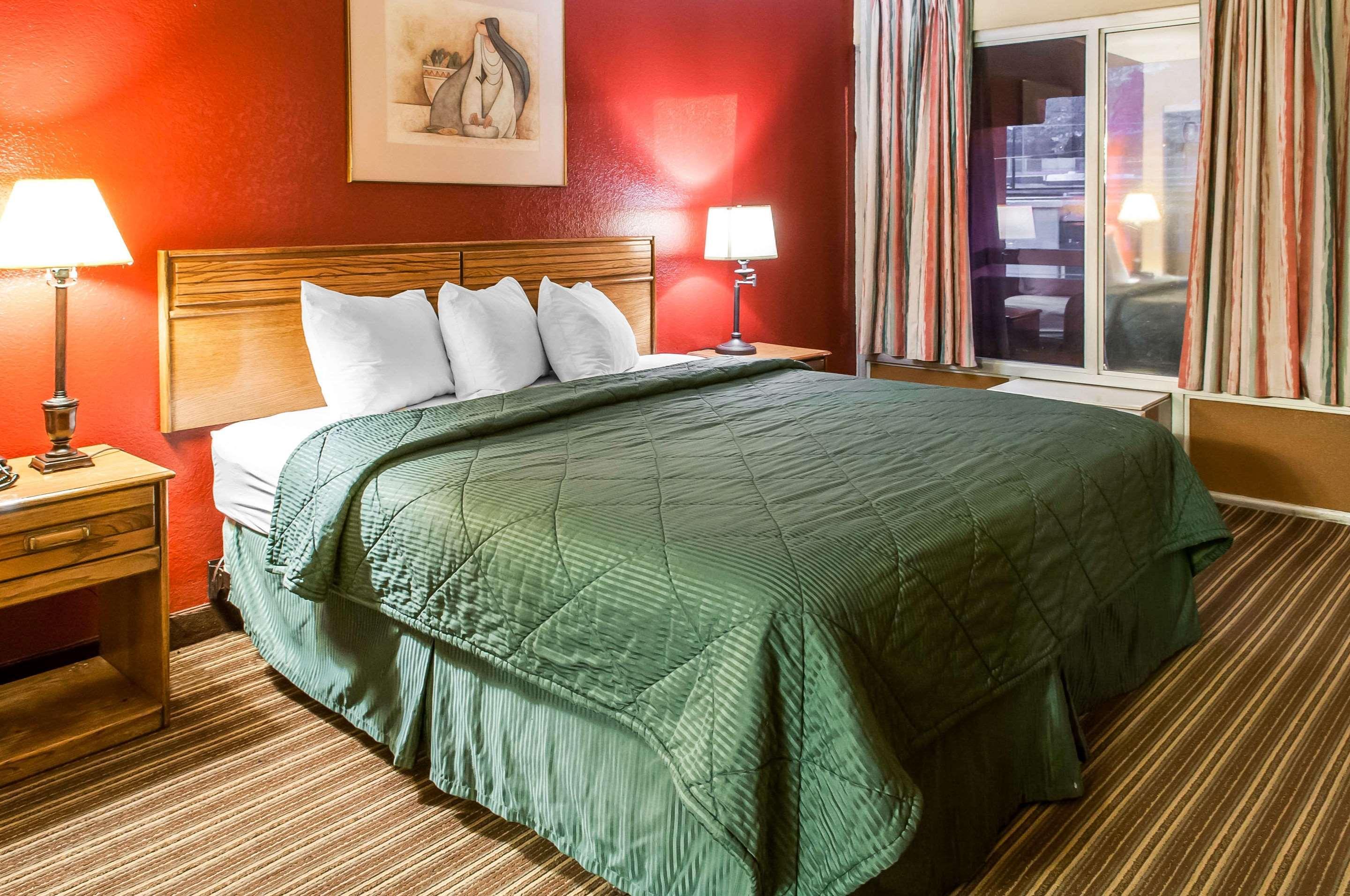 Rodeway Inn East Альбукерке Экстерьер фото